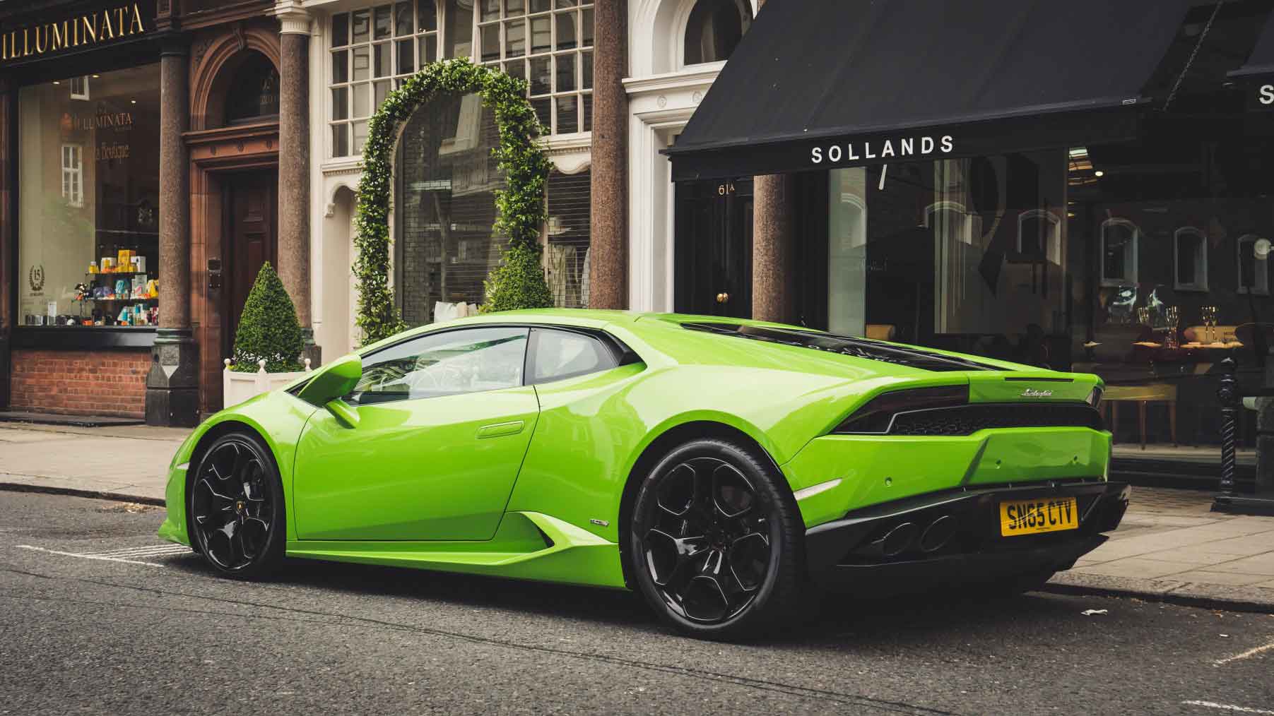 Ingin Gadai Mobil Supercar? Yuk, Cari Tahu Dulu Persyaratannya!